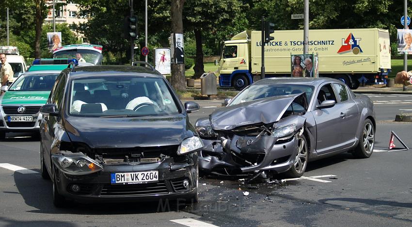 VU Koeln Hansaring Am Kuempchenshof P75.JPG